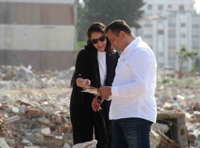 Almanya'dan Geldiler, Baba Ocaginin Enkazinda Hatira Aradilar