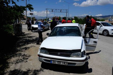 Erzincan'da Ki Trafik Kazalarinda 1'I Bebek 6 Kisi Yaralandi
