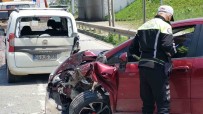Samsun'da Otomobil Hafif Ticari Araçla Çarpisti Açiklamasi 2 Yarali Haberi
