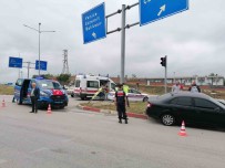 Sehit Ogullarinin Cenazesini Karsilamaya Giden Aile Trafik Kazasi Geçirdi