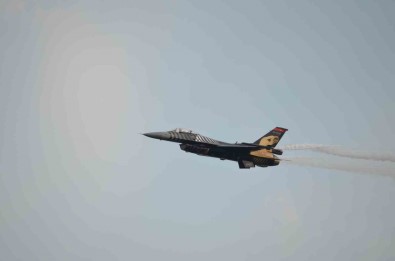 SOLOTÜRK'ten Nefes Kesen Gösteri