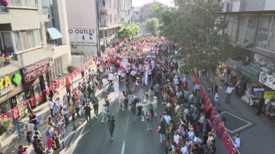 Kiraz Festivali'nde Tarihi Kortej Açiklamasi On Binler Caddeyi Doldurdu