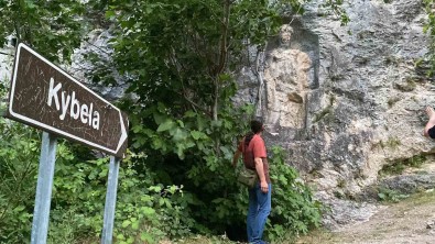 2 Bin Yillik Kibele Kabartmasini Görmeye Gelenler Hüsranla Karsilasiyor