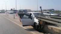 Antalya'da Otomobil Bariyere Ok Gibi Saplandi Açiklamasi 1 Ölü, 2 Agir Yarali Haberi