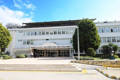 DEÜ'nün Basarilari Sinirlari Asiyor