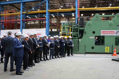 Yerli Ve Milli Vagona Ilk Demiryolu Tekeri Seti Sevk Ediliyor