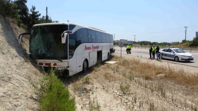 Çanakkale'de Otobüs Yoldan Çikti Açiklamasi 5 Yarali