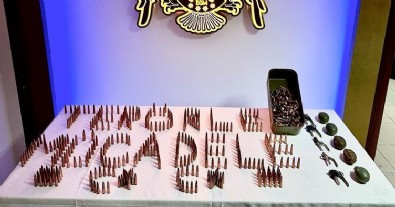 Hatay’da DEAŞ üyeleri el bombasıyla yakalandı