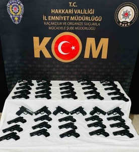 Semdinli'de 45 Adet Ruhsatsiz Tabanca Ele Geçirildi