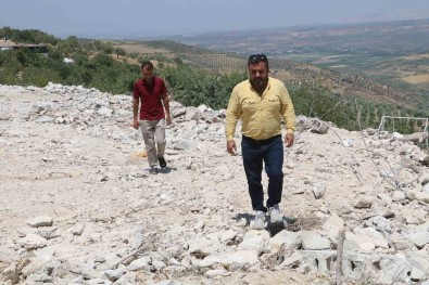 25 Milyon TL'lik Kaybi Onu Yildirmadi, Deprem Bölgesinde Tekrar Çalismaya Basladi