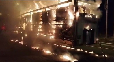 25 Ton Kagit Balya Yüklü Tir Alev Alev Yandi