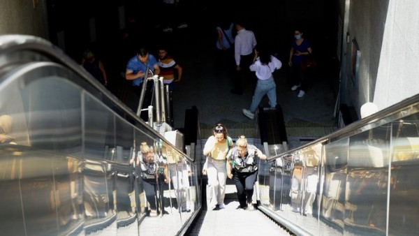 Ankaralılardan Mansur Yavaş'a tepki! “Geçtik metroyu daha yürüyen merdivenleri bile çalıştıramadın!”