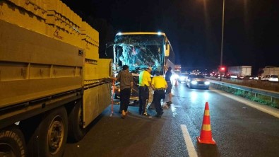Adana'da Biri Otobüs 7 Araç Kazaya Karisti Açiklamasi 16 Yarali