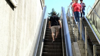 Ankaralılardan Mansur Yavaş'a tepki! “Geçtik metroyu daha yürüyen merdivenleri bile çalıştıramadın!”