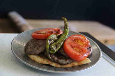 Gurbetçilerin Gelisi Basladi, Sivas Köftesi Tüketimi Patladi