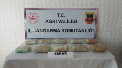 Agri'da 10 Kilo Uyusturucu Ele Geçirildi