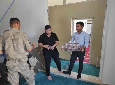 Batman'da 15 Temmuz Sehitleri Için Lokma Dagitildi