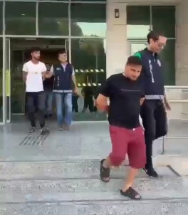 Bir Evde 20 Kaçak Göçmen Ile Yakalanan 3 Süpheli Tutuklandi