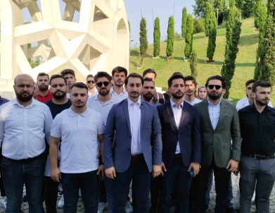 Istanbul AK Gençlik'ten 15 Temmuz Sehitlerini Anma Programi