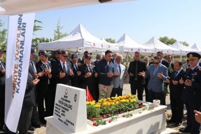 15 Temmuz Sehidi Fatih Dalgiç Kabri Basinda Dualarla Anildi