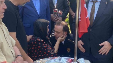 7 Yildir Dinmeyen Aci Açiklamasi 15 Temmuz Sehidi Kabri Basinda Anildi