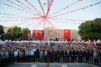 Eskisehir'de 15 Temmuz Anma Programi Yüzlerce Vatandasin Katilimiyla Gerçeklestirildi