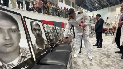 Hüzünlü Mezuniyet Açiklamasi Depremde Ölen 45'I Ögrenci 49 Kisi Anildi