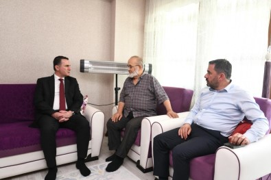 Pursaklar Belediye Baskani Çetin, 15 Temmuz Gazilerini Ve Sehit Ailelerini Ziyaret Etti