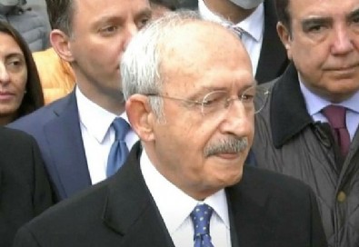 Unutma unutturma! Millet FETÖ'nün karşısına dikilirken Kemal Kılıçdaroğlu kahve yudumladı