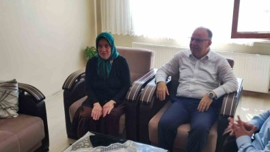 Vali Tutulmaz'dan Sehit Ailesine Ziyaret