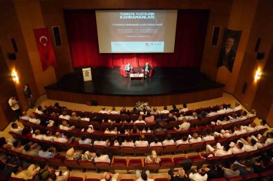 15 Temmuz Darbe Girisimi Farkli Görüs Açilariyla Ele Alindi