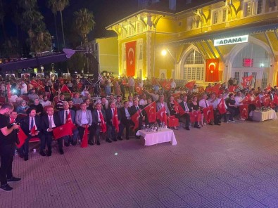Adana'da 'Demokrasi Ve Birlik Günü' Nöbeti Tutuldu
