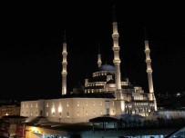 Darbe Girisiminin 7. Yildönümünde Camilerden Yeniden Sela Sesi Yükseldi