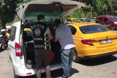 Fazla Yolcu Oldugu Için Taksimetre Açmayip Ekstra Para Isteyen Taksiciye Ceza