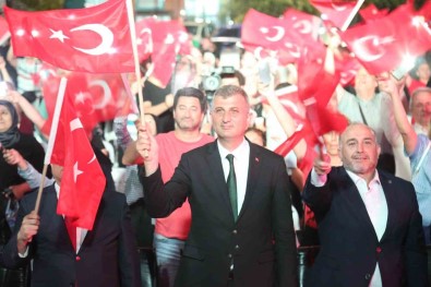 Gölcük Tek Yürek Oldu