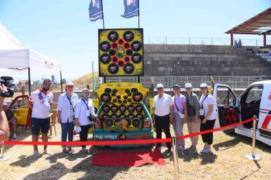 Modifiye Tutkunlari Salihli'de Bulustu