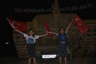 Sindirgi 15 Temmuz Kortejinde Bulustu