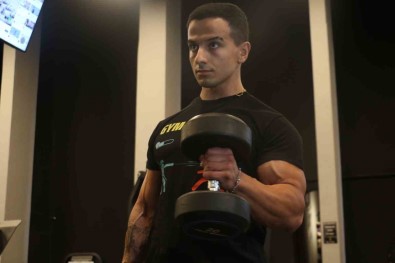 Vücut Gelistirmede Gençleri Bekleyen Korkunç Tehlike Açiklamasi '14 Yasina Kadar Düsmüs Durumda'