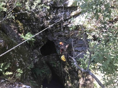 Antalya'da 50 metrelik mağarada bulundu: Yıllar önce itilmiş