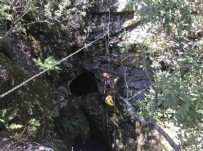 Antalya'da 50 metrelik mağarada bulundu: Yıllar önce itilmiş