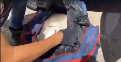 Durdurulan Araçtan Valiz Valiz Uyusturucu Çikti