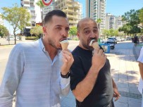 Hissedilen Sicaklik 50 Derece Olunca Kirmizi Isikta Dondurma Dagitildi