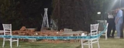 Izmir'de Bir Çocugun Öldügü Duvar Yikilmasi Olayinda 2 Gözalti