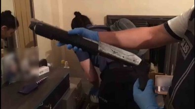 Yalova'da Silahla Havaya Ates Açan 5 Kisi Gözaltina Alindi