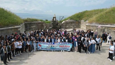 157 Bin Gazi Torunu Ecdadiyla Bulustu