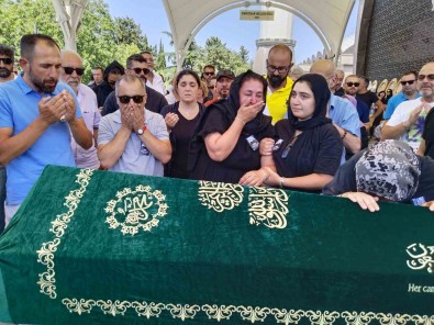 Aracin Çarpmasi Sonucu Hayatini Kaybeden Bisikletli Topraga Verildi