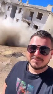 'In Asagi' Diye Bagirdi, 5 Katli Bina Yerle Bir Oldu