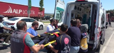 İstanbul'da yangına giden itfaiye aracı devrildi: Çok sayıda yaralı var