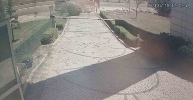 Pendik'te Lastigi Patlayan Itfaiye Araci Devrildi Açiklamasi 5 Yarali