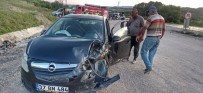 Kastamonu'da Hafif Ticari Araç Ile Otomobil Çarpisti Açiklamasi 10 Yarali